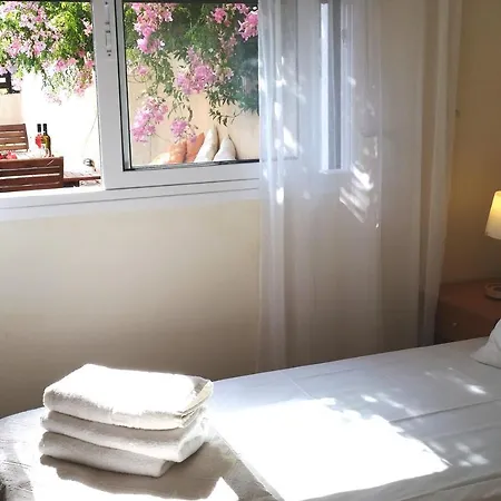 Poolvilla Ianthi Barbati Beach Vakantiehuis *